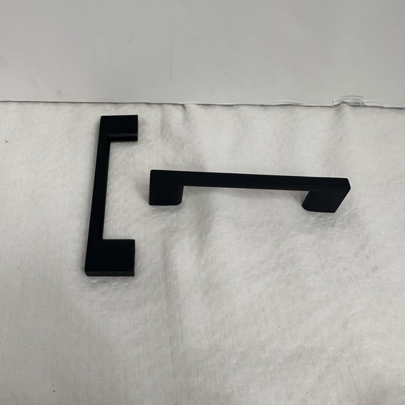 Lot 9+1 Jeffrey Alexander Sutton 3-3/4" Squared Matte Black Cabinet Drawer Pulls - Picture 1 of 10